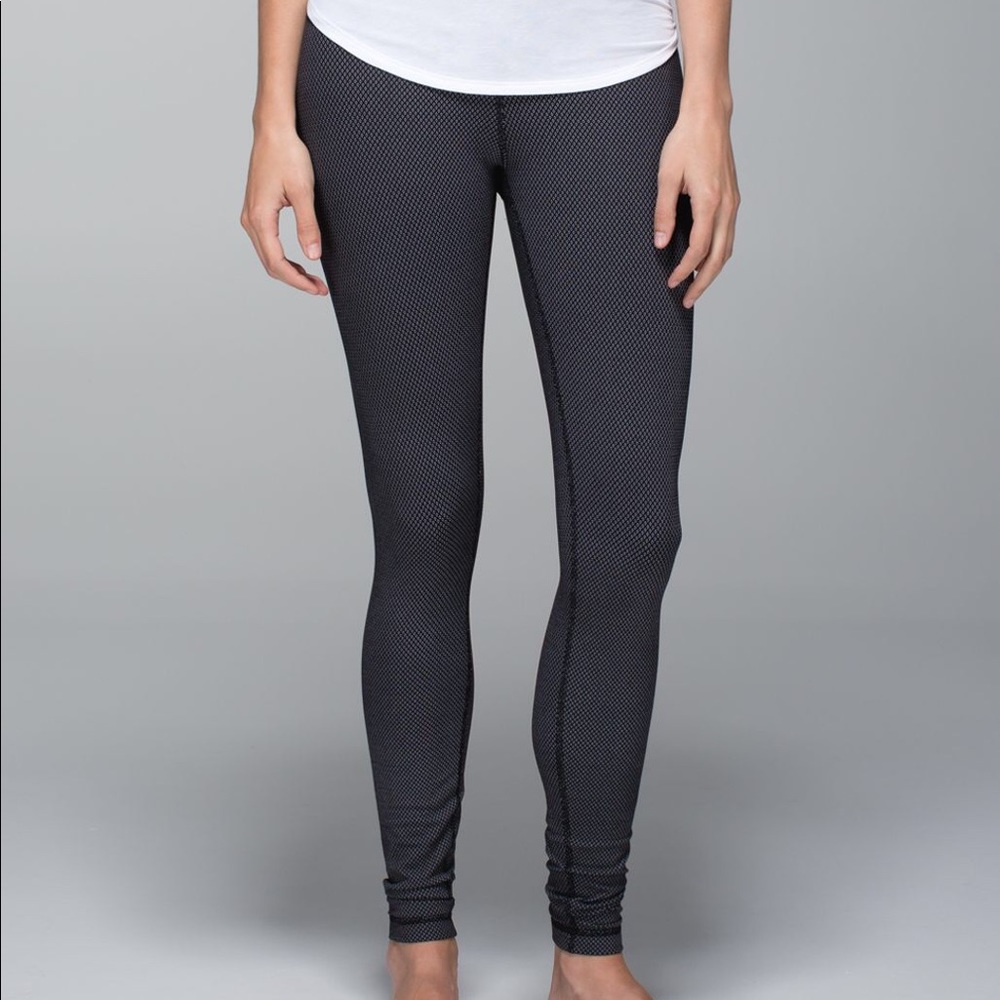 Lululemon inkwell diamond dot wunder leggings